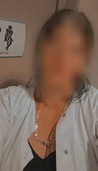 Alena, 33