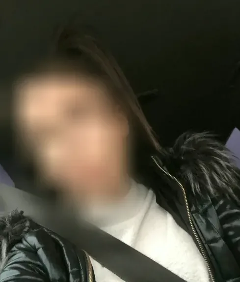 Claudia, 28