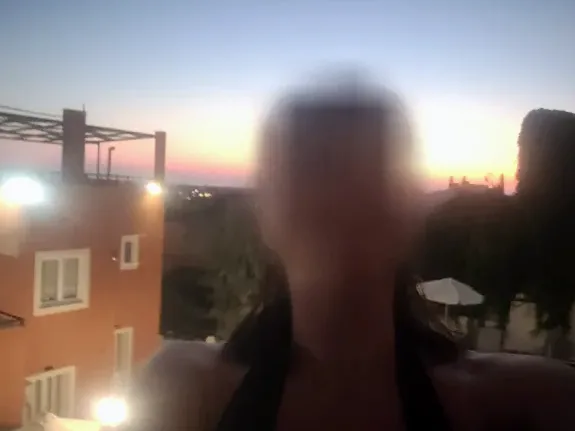 Daniela, 38