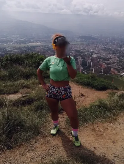 Lara, 40