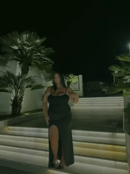 Laura, 18