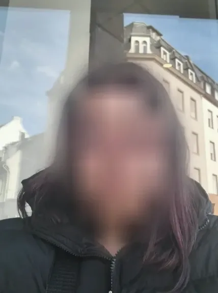 Laura, 36