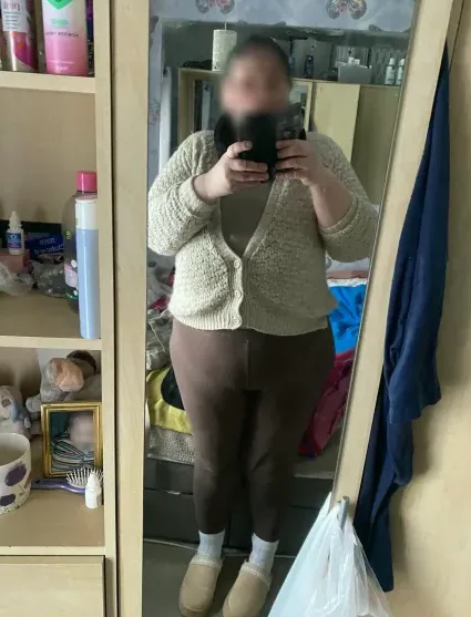 Lilly, 39
