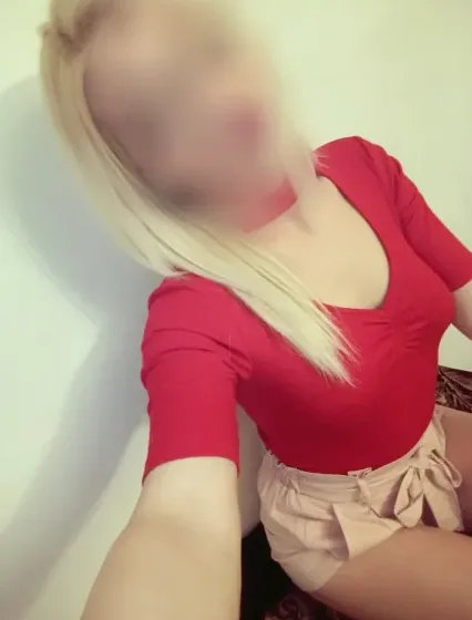 Manuela, 34