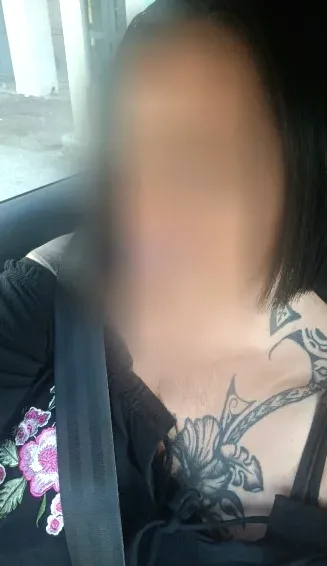 Mia, 37