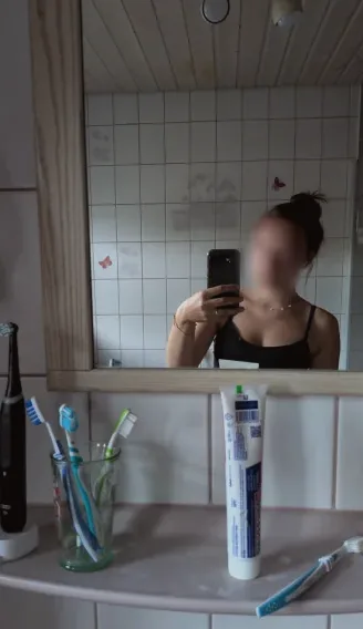 Nadine, 18