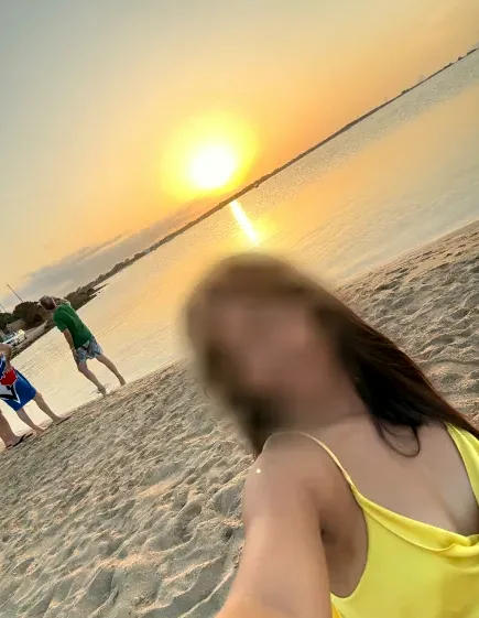 Nina, 23
