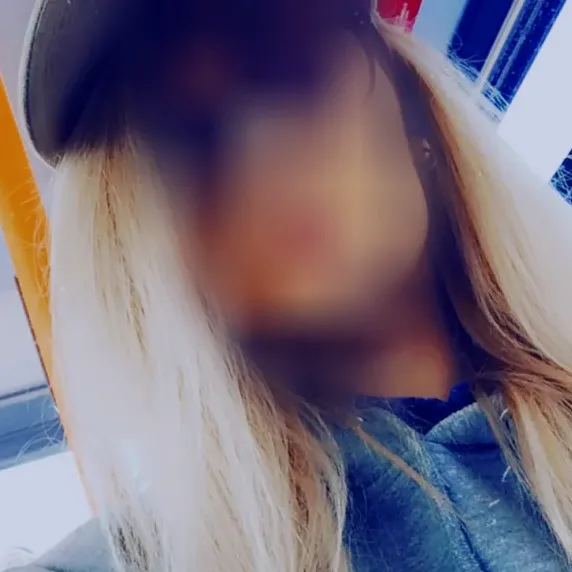 Nina, 28