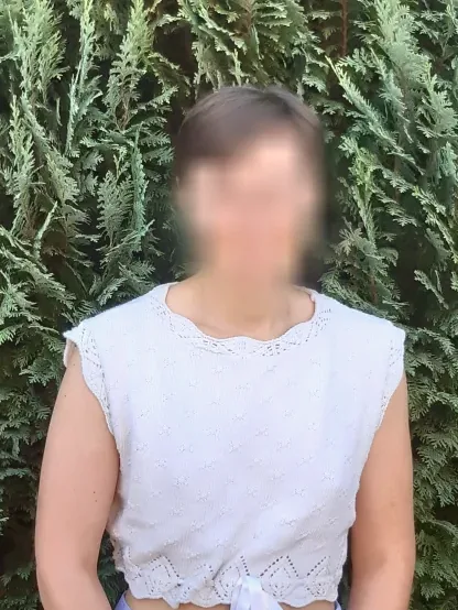 Özlem, 27