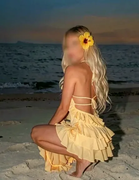 Sabrina, 36