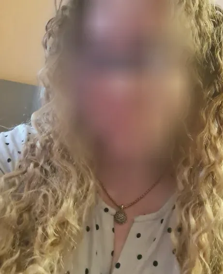 Viktoria, 26