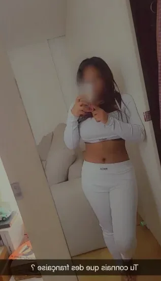 Viktoria, 25